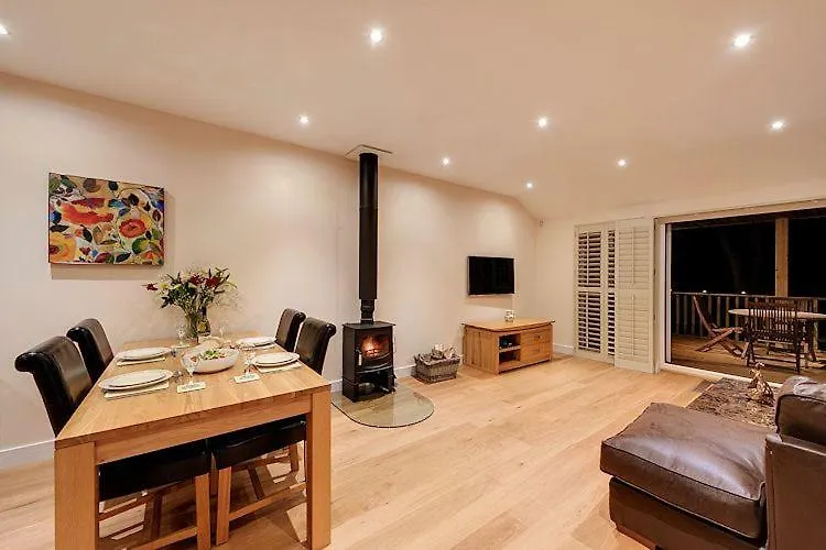 Willow Lodge, South View Lodges, Exeter Holiday home