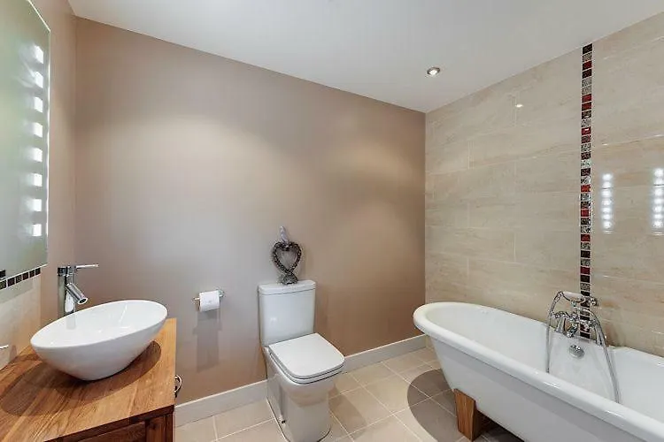 Willow Lodge, South View Lodges, Exeter Holiday home